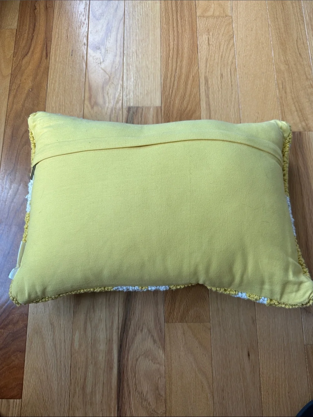 MT Jones Bee Hooked Accent Pillow 13 x 19